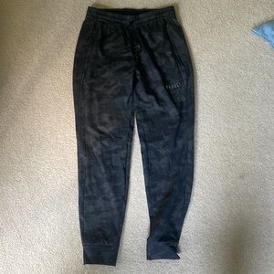 NOBULL | Mens black camouflage sweat pants | Size medium